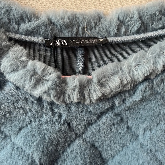 Zara Blue Faux Fur Sweatshirt - Picture 1 of 4
